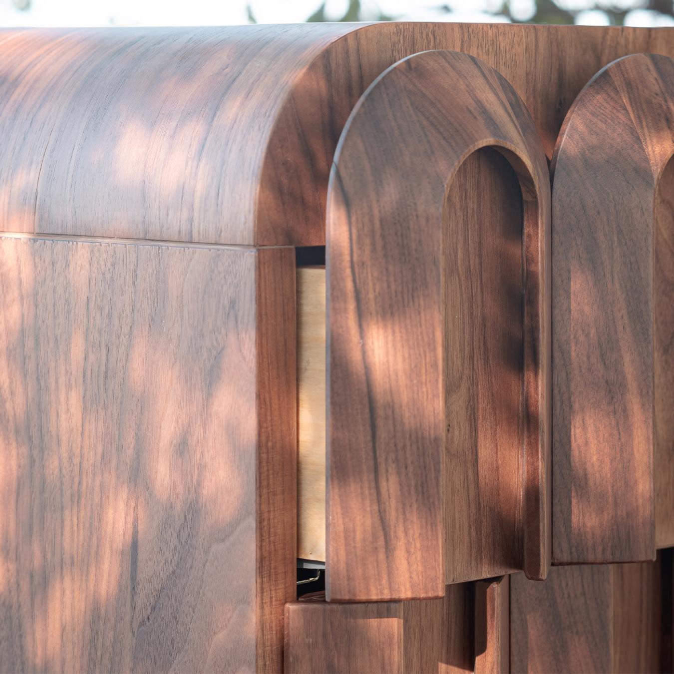 Elegante houten ladekast