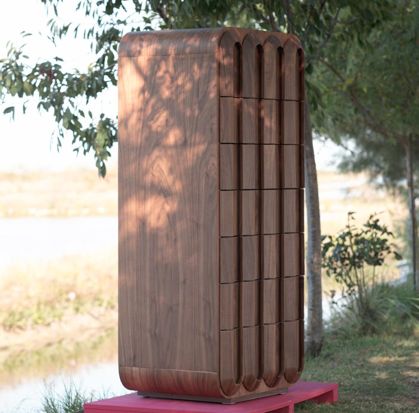 Elegante houten ladekast