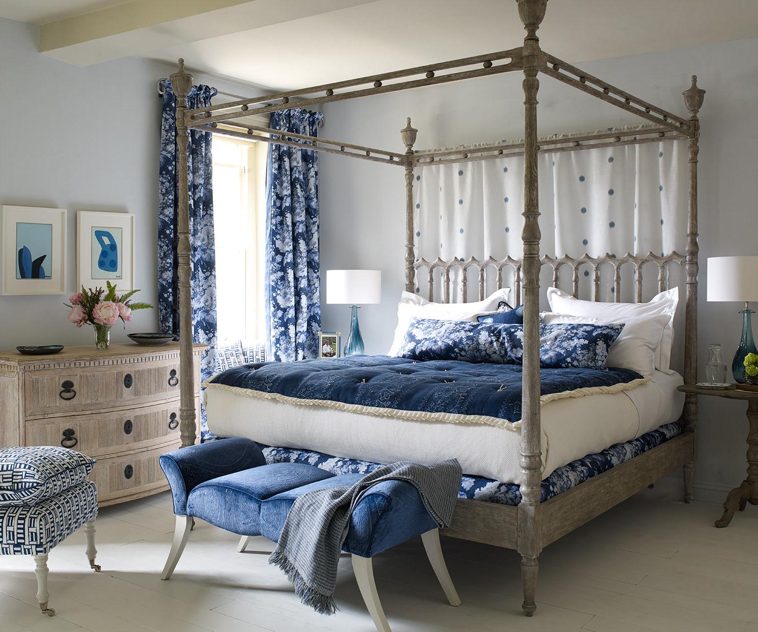 Morris King Greyed Oak bed
