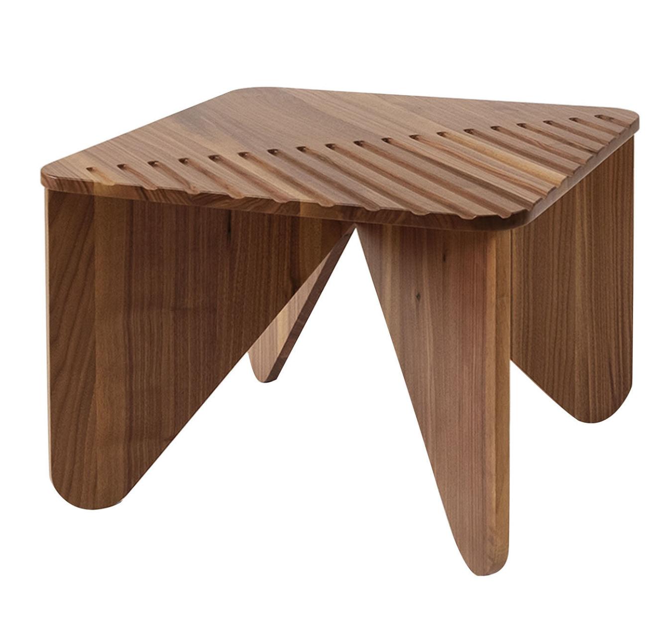 Middelgrote lage houten tafel