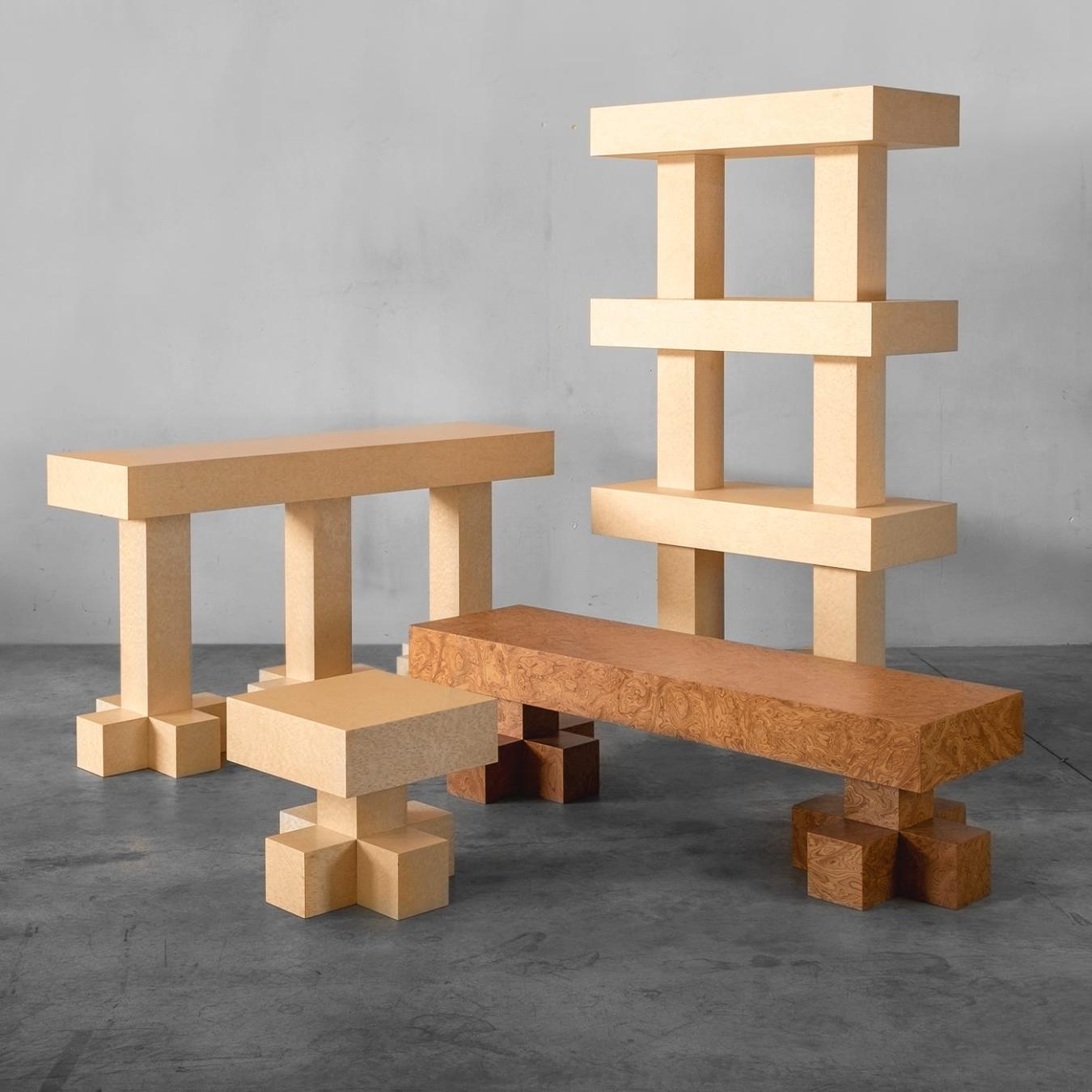 Eigentijdse houten bijzettafel