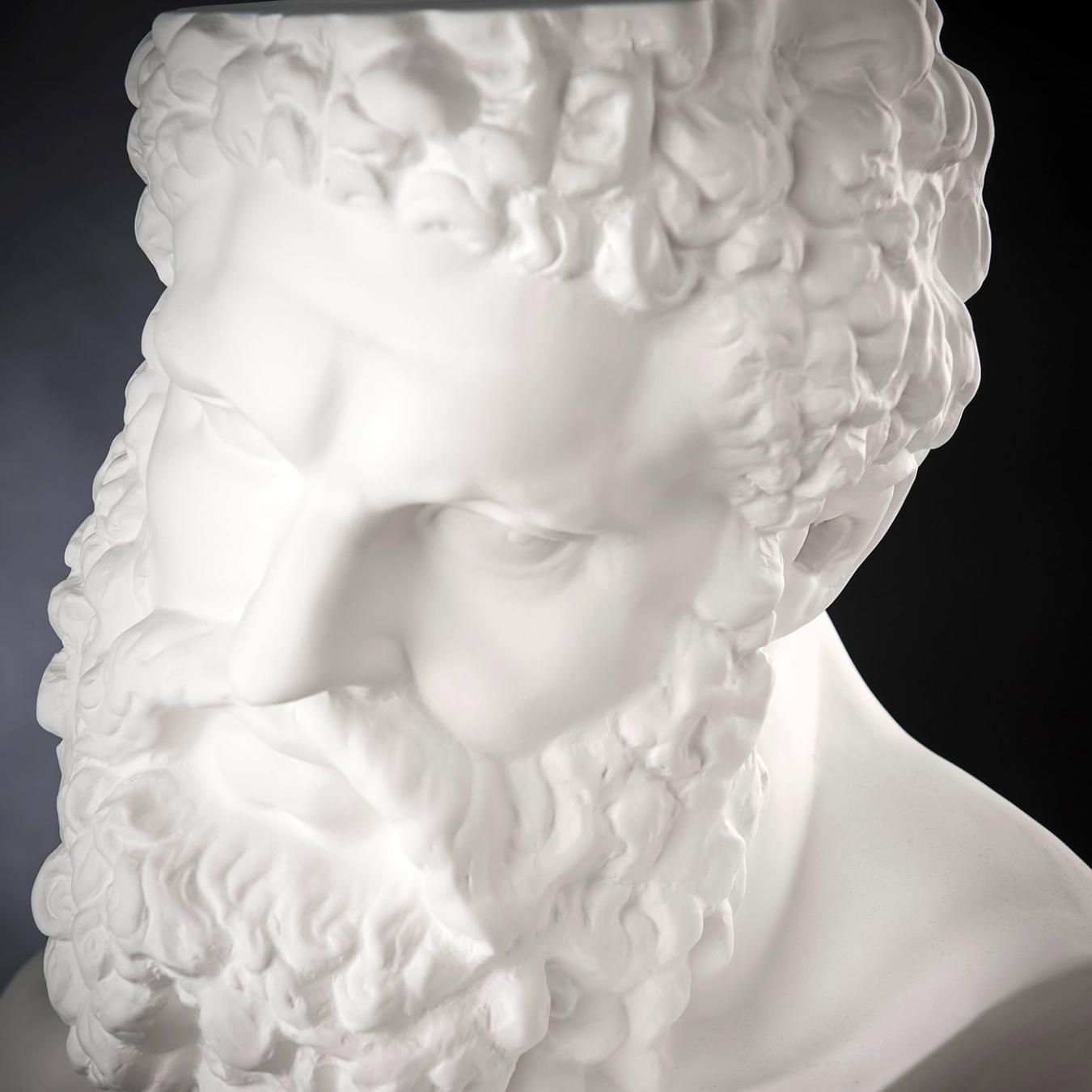 Ercole witte buste sculptuur