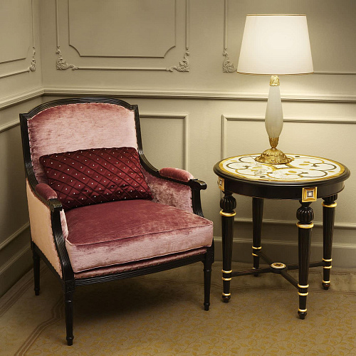 Klassieke fauteuil in bordeaux fluweel