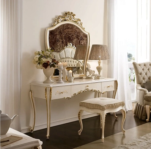Beige/gouden klassieke kruk