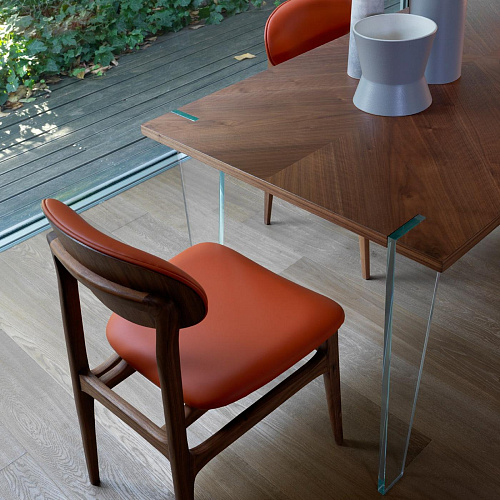 Sospeso bruine eettafel