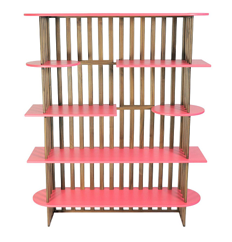 Roze vijf-laags boekenkast