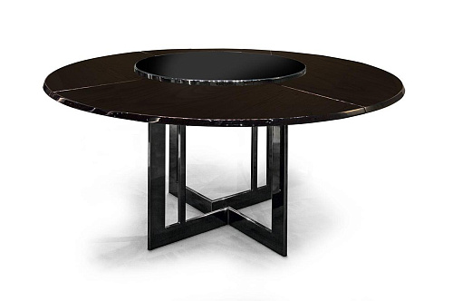 Gemaakte ronde tafel