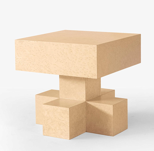 Eigentijdse houten bijzettafel