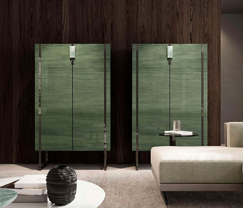 Italiaanse houten kast met verlichting