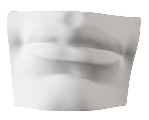 David's Mouth witte sculptuur