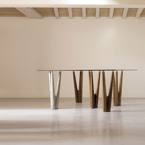 Gaudì exquise ronde tafel