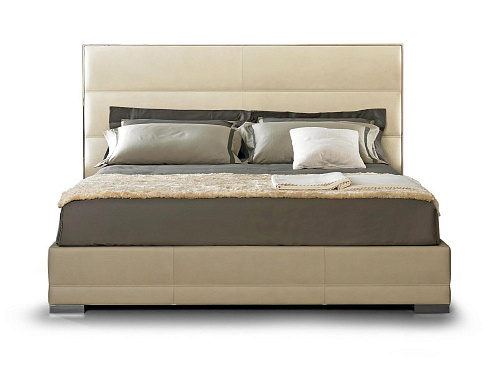 Italiaans bed met hoofdbord