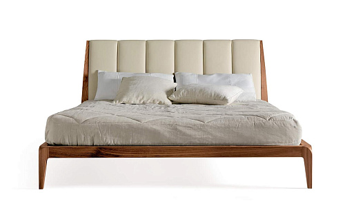 Verso Nord modern bed