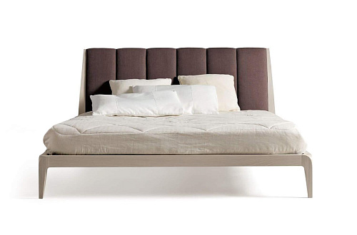 Verso Nord modern bed