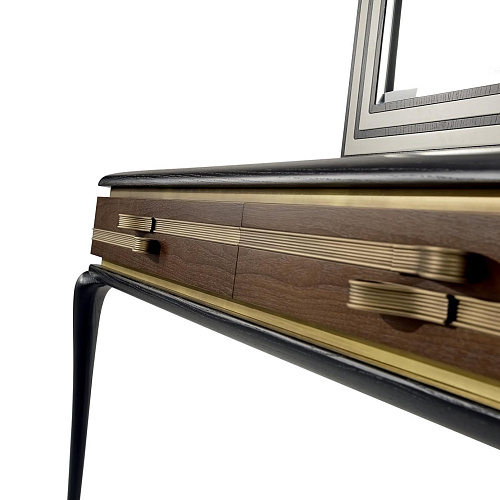 Dilan bruine console