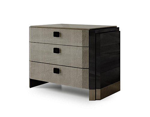 Nachtkastje met drie laden