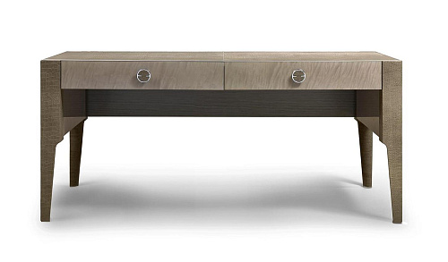 Schrijfbureau met leren beklede poten